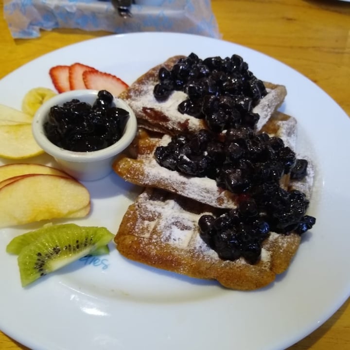 photo of Blondies Bakery Cafe Waffles Veganos shared by @antiespecistaszs on  20 Jun 2022 - review