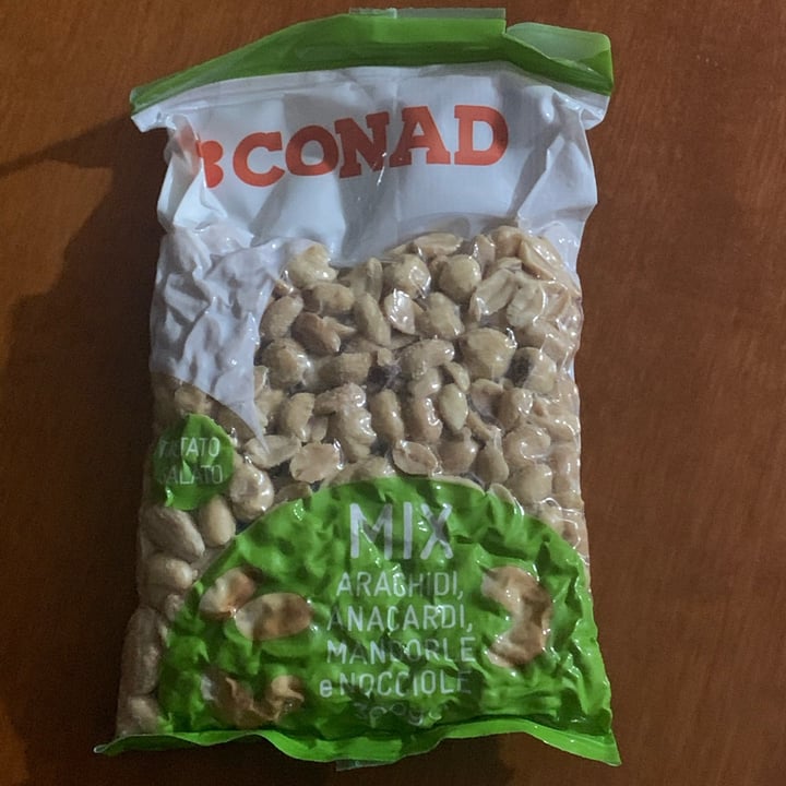 photo of Conad Mix arachidi anacardi mandorle nocciole shared by @giulia1984 on  28 Mar 2022 - review