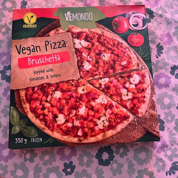 photo of Vemondo  Vegan Pizza Bruschetta shared by @giuliettaveg on  31 Aug 2022 - review