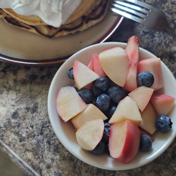 photo of Driscoll’s Blueberries shared by @amandanccarts on  02 Aug 2021 - review