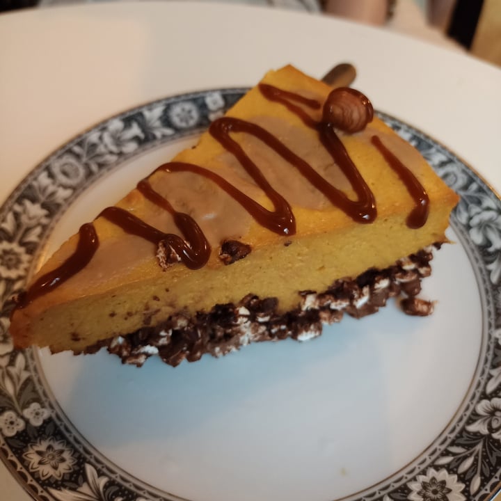 photo of La Schiscetteria Cheesecake Pesca E Nocciole shared by @alis95 on  27 Jun 2022 - review