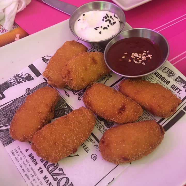 photo of Freedom Cakes Chick'n Nuggets shared by @noun on  24 May 2022 - review