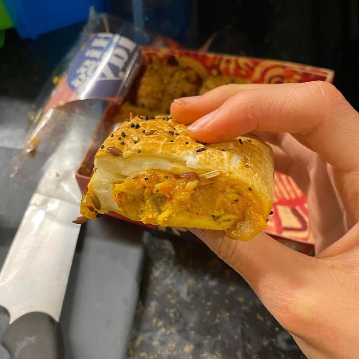 photo of Higgidy Vegetable samosa vegan rolls shared by @bethany0990 on  25 Feb 2021 - review