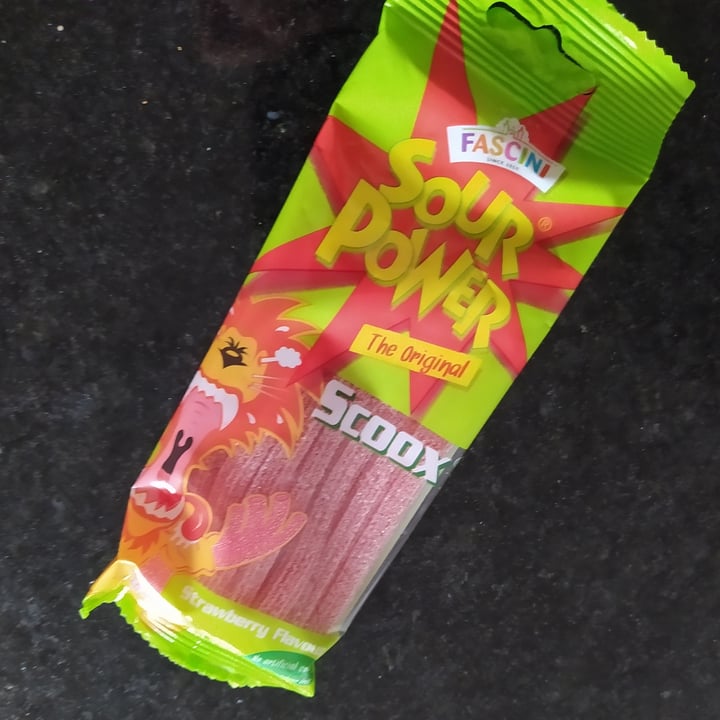 review photo of Fascini Sour Power (Strawberry) shared by @carolinab96 on 16 May 2021 - review