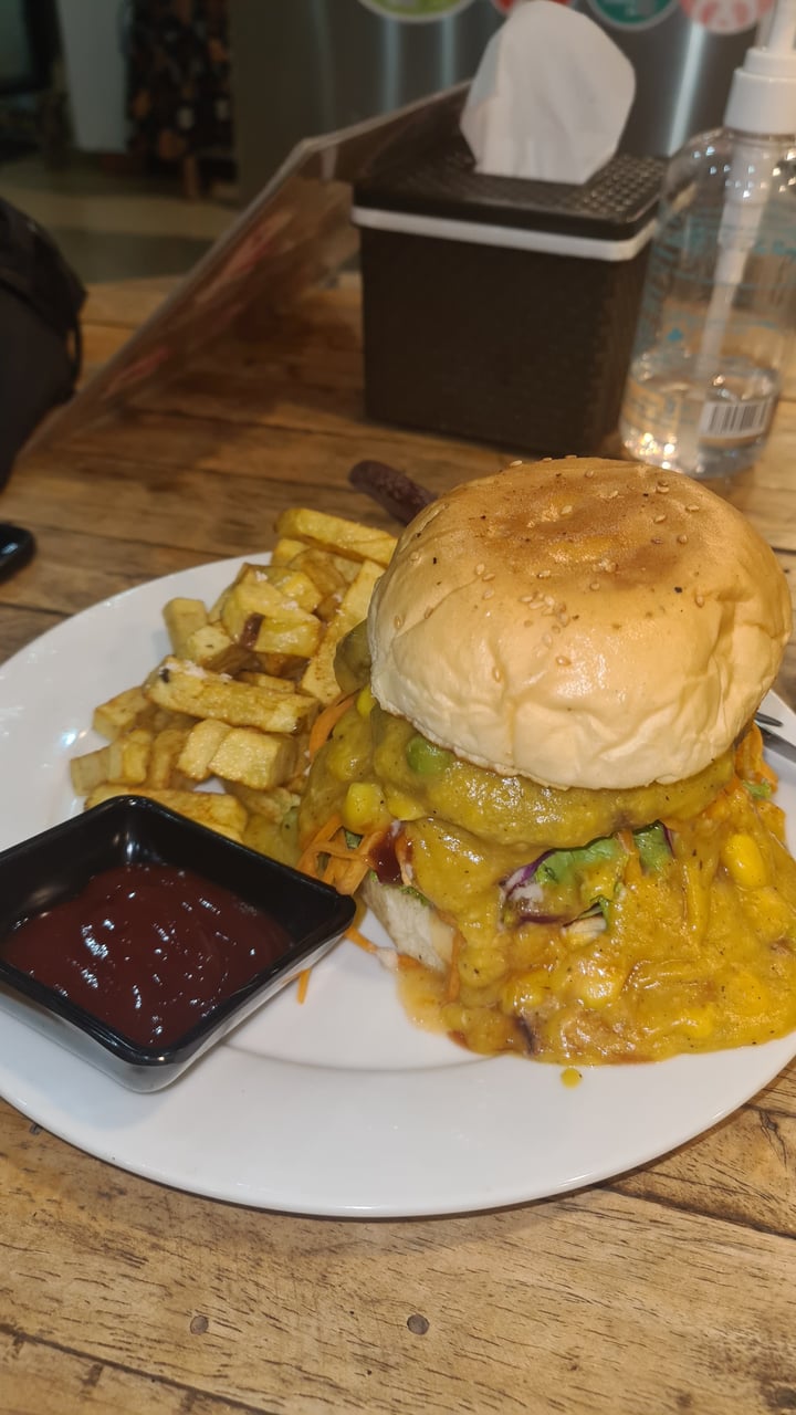 review photo of Kebab & Falafel Time Halal & Vegan Food Vegan burger shared by @laurined on 17 Oct 2022 - review
