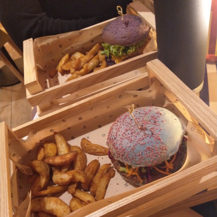 review photo of Flower Burger Puffi shared by @spookypia on 21 Mar 2022 - review