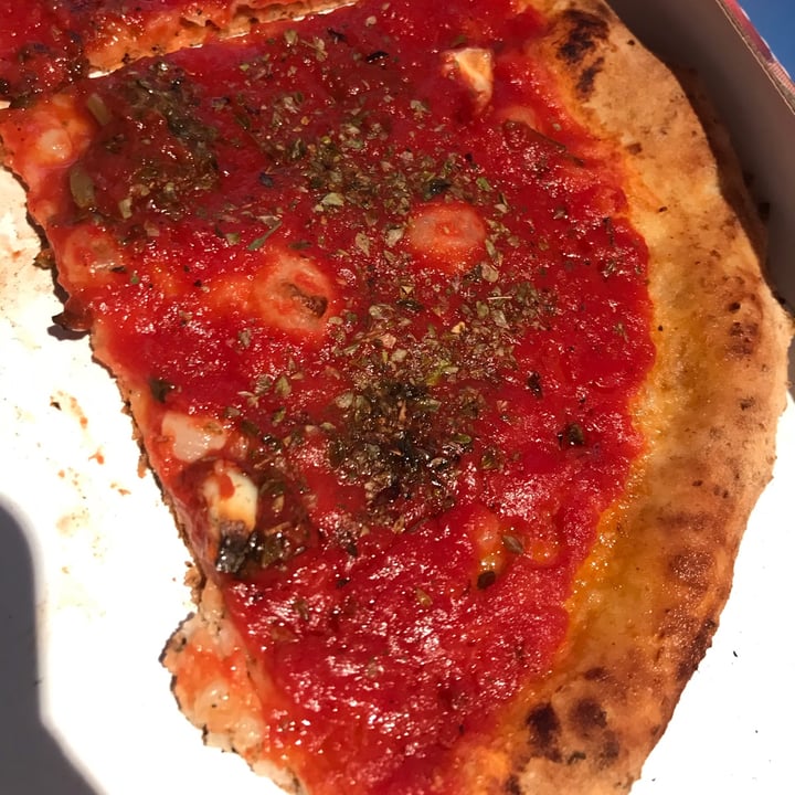 photo of Pizzeria La Bussola marinara shared by @gre8 on  01 May 2022 - review