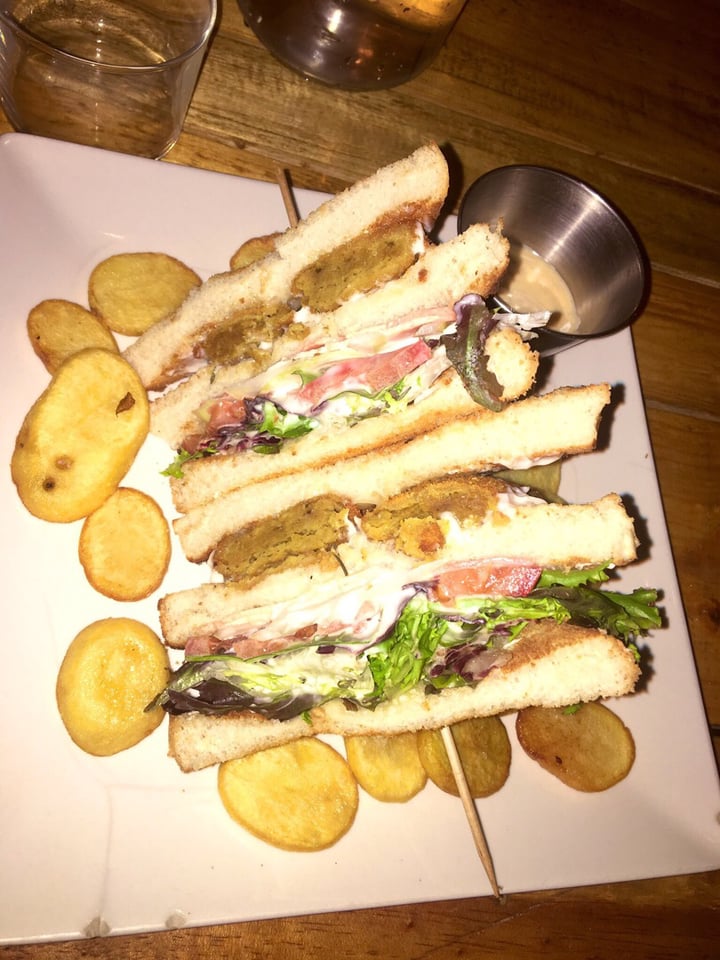 photo of Masa madre vegan food Sándwich Vips Club Vegan shared by @yolandaescri on  20 Oct 2019 - review