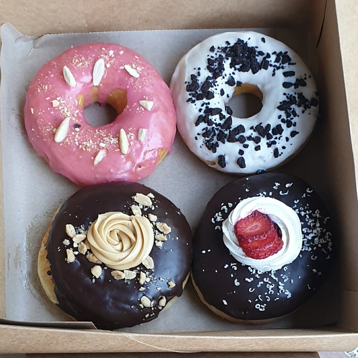 review photo of VegAmazing Doughnuts Caja de cuatro donuts shared by @tereytere on 16 Apr 2021 - review