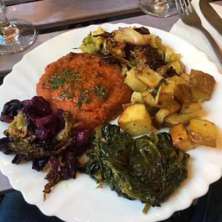 photo of Breaking Bread Aperitivo shared by @violagiraffa on  27 Nov 2021 - review