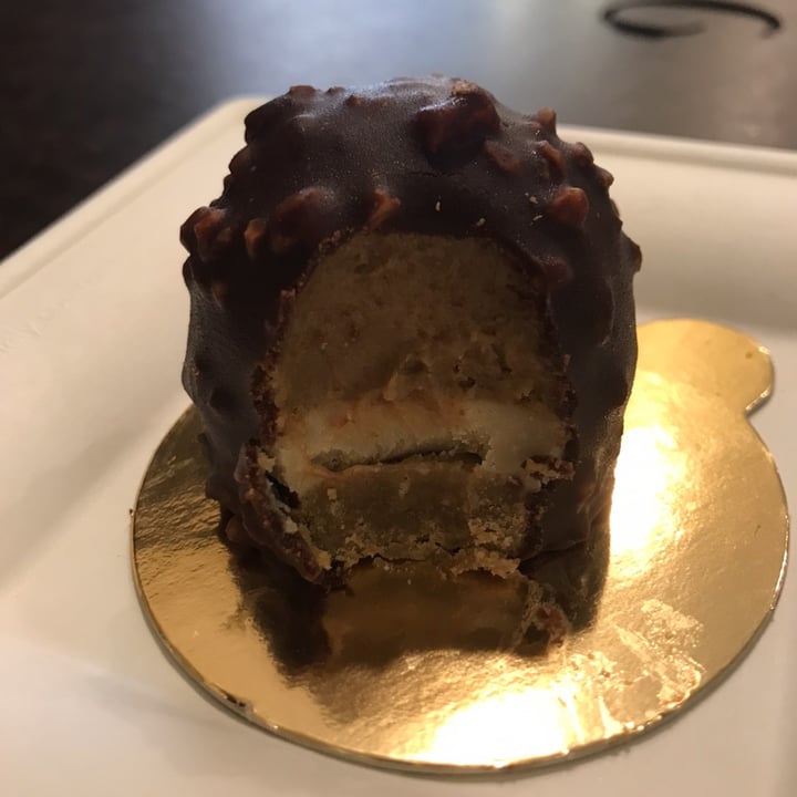 review photo of Grezzo Raw Chocolate Emblema alla nocciola shared by @silvia95 on 25 Feb 2022 - review