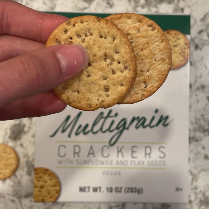 photo of Trader Joe's Multigrain Crackers shared by @claudiad on  01 Apr 2022 - review