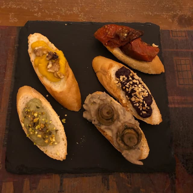 Photo of the dish “Tagliere di bruschette miste”