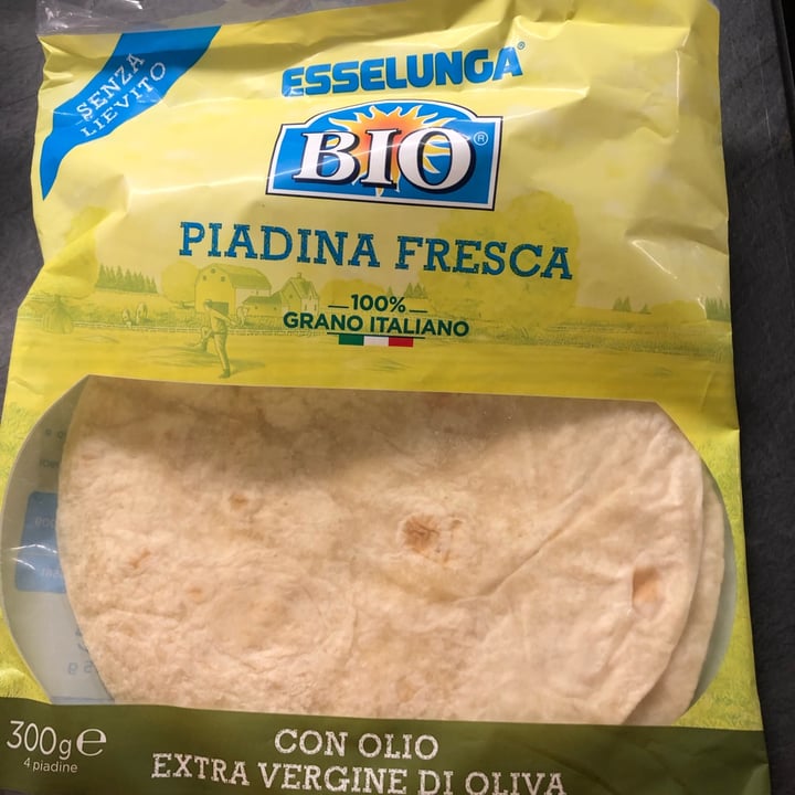 review photo of Esselunga Bio Piadina fresca shared by @rebeccavegan on 09 Apr 2022 - review