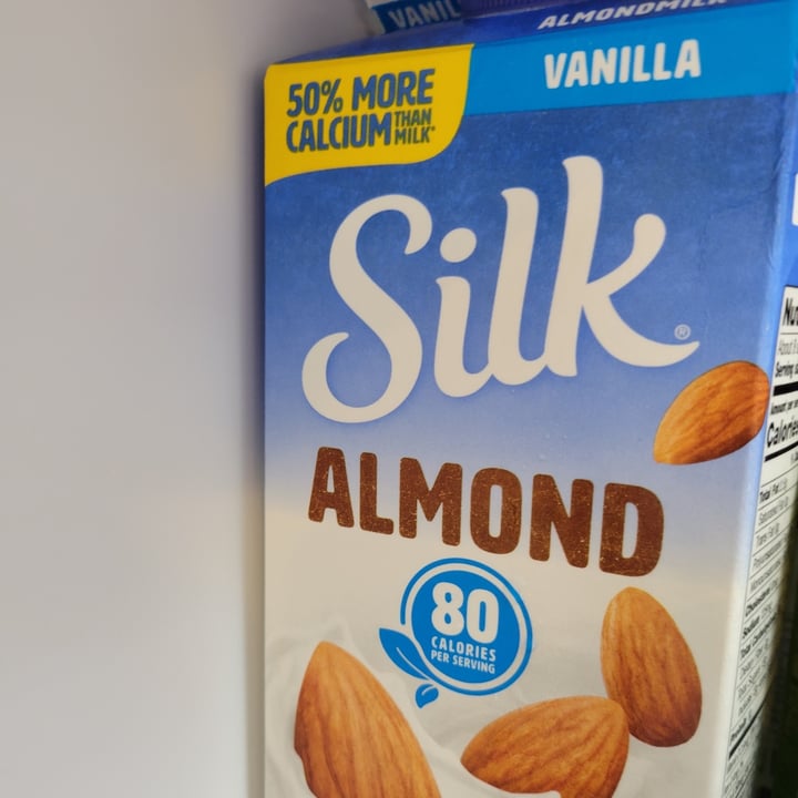 photo of Silk Almond Milk shared by @1mostlyvegan on  10 Jun 2021 - review