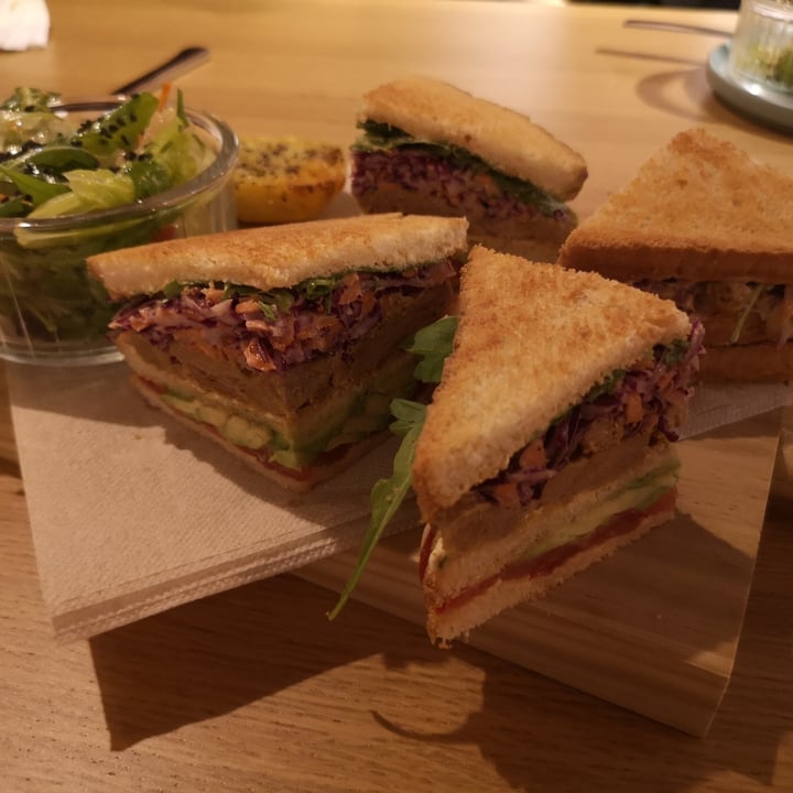 photo of Daio Sandwich shared by @pawwgreen on  05 Jul 2021 - review
