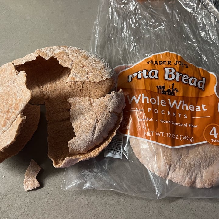 photo of Trader Joe's Whole Wheat Pita Pockets shared by @berryveganplanet on  18 Sep 2022 - review