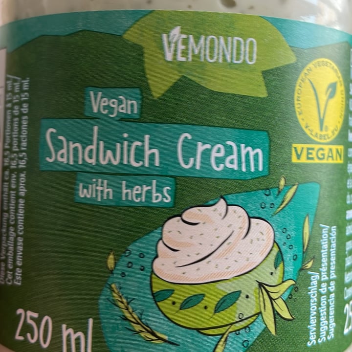 photo of Vemondo Crema sandwich simple shared by @richiemad on  11 Mar 2022 - review