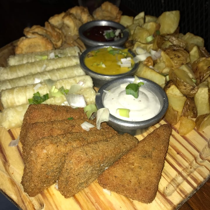 photo of Red Frog Beer House Picada Fiesta Vegana shared by @jjazcuello on  22 Nov 2021 - review