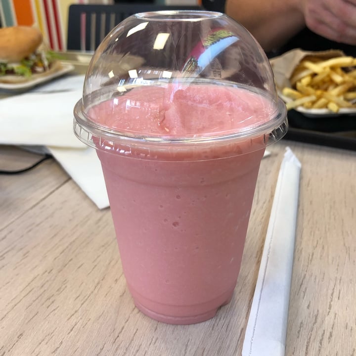 photo of MODROCKERS strawberry milkshake shared by @melveegan on  11 Jun 2022 - review
