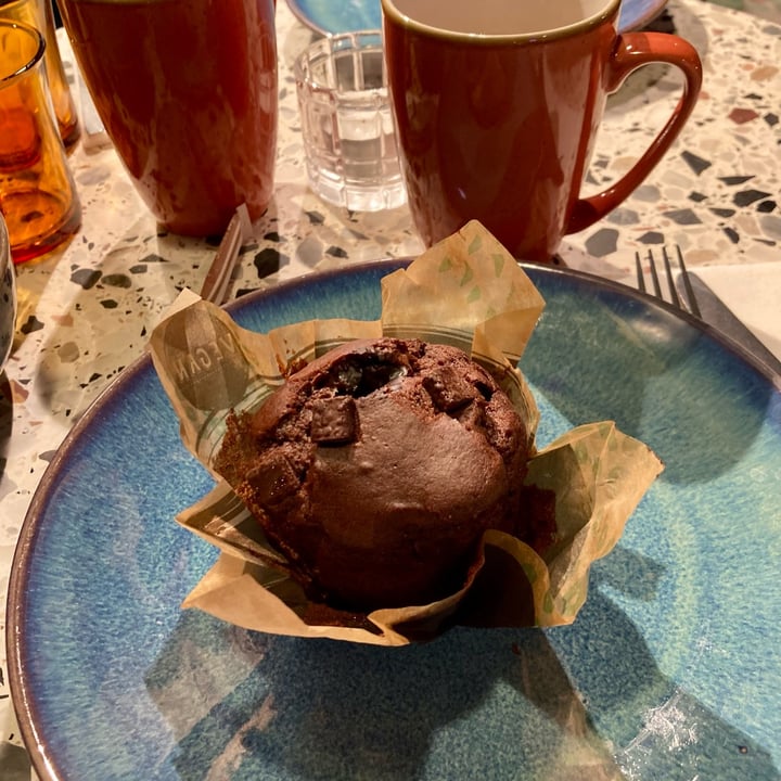 photo of YOTEL Manchester Deansgate Breakfast chocolate muffin shared by @gattaviola on  06 Aug 2022 - review