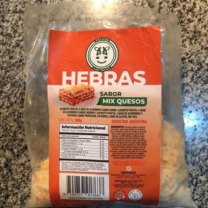 photo of Felices Las Vacas Hebras sabor Mix Quesos shared by @carlabaigorria on  08 Jul 2022 - review