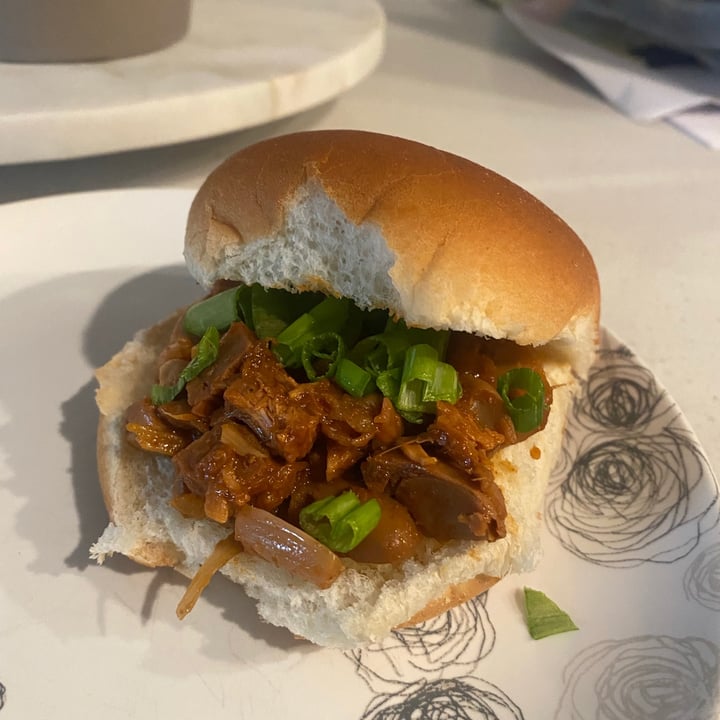 photo of The Jackfruit Company BBQ Jackfruit a sweet & smoky Blind of Tomato & Mesquite shared by @hnmk on  29 Jul 2021 - review