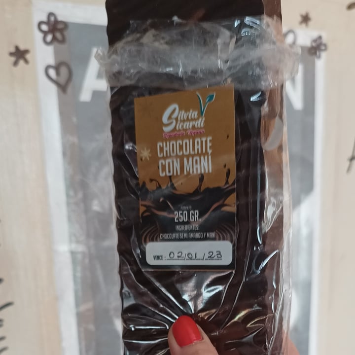 photo of Silvia sicardi Chocolate con maní shared by @veganveganita on  14 Oct 2022 - review