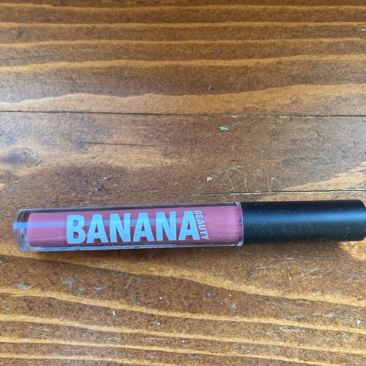 photo of Banana beauty Liquid lipstick damn girl shared by @manugrossi on  23 Apr 2021 - review