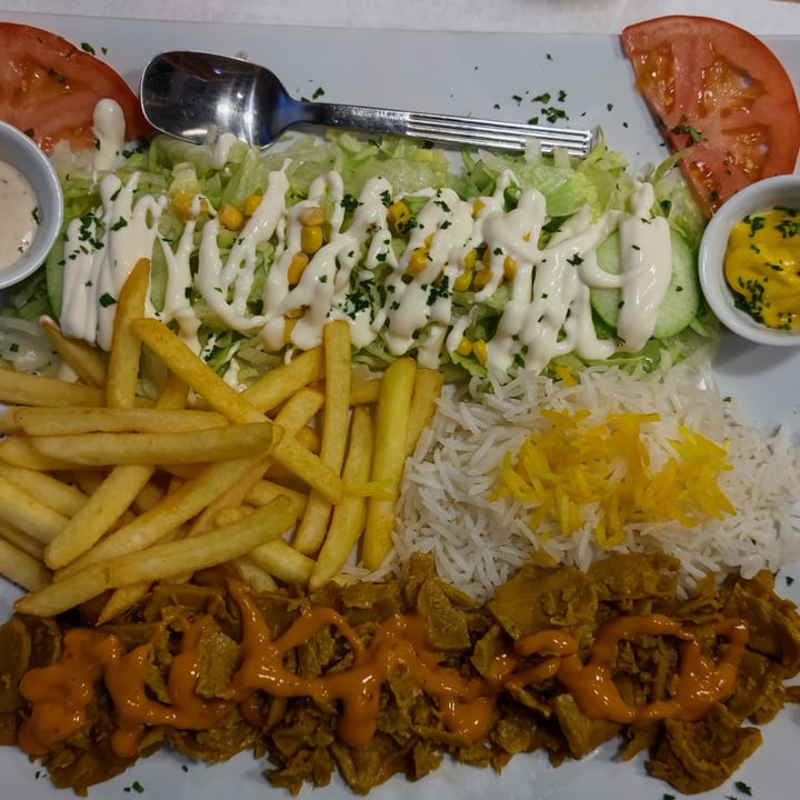 photo of Pizzeria-Kebab Monte Ararat (Vegano / Vegetariano) Comer piatto shared by @mayaivo81 on  19 Jul 2021 - review