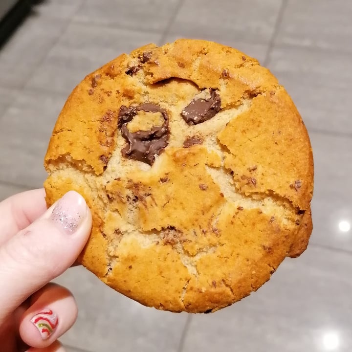photo of Plant Kitchen (M&S) Dark Chocolate Chunk Cookie shared by @robynellen on  05 Jan 2022 - review