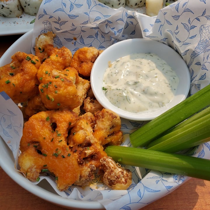 photo of Earls Kitchen + Bar Vegan Buffalo Cauliflower shared by @rosiesully on  17 Aug 2021 - review