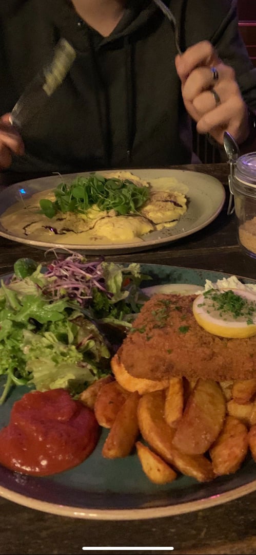 review photo of Max Pett schnitzel ‘wiener art’ shared by @tiffnath on 02 Apr 2020 - review