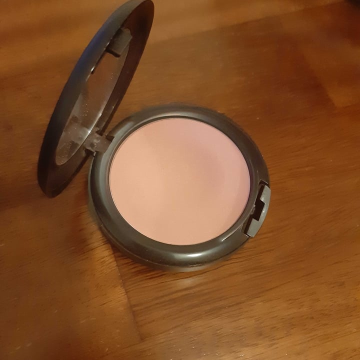 photo of Wycon Cosmetics Compact blush shared by @zunnitable on  13 Apr 2022 - review