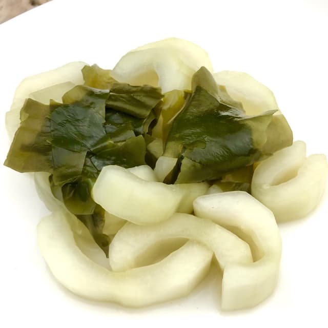 「Seaweed Cucumber Salad」の料理の写真