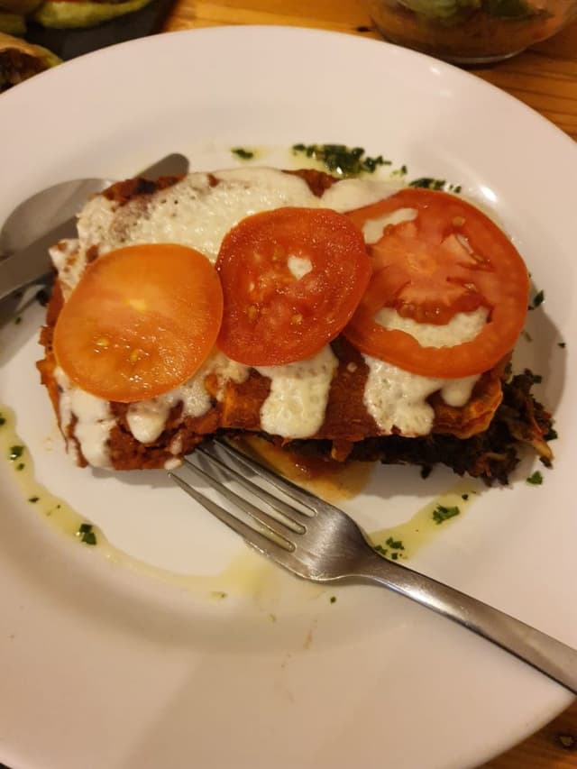 菜肴“Lasagna de hongos”的照片