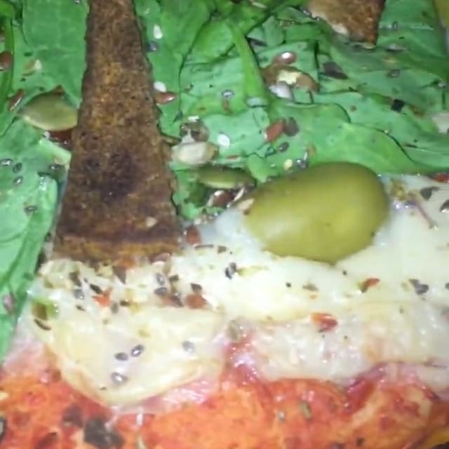 Photo of the dish “Pizza Con Queso de Papa Tofu Y Rucula”
