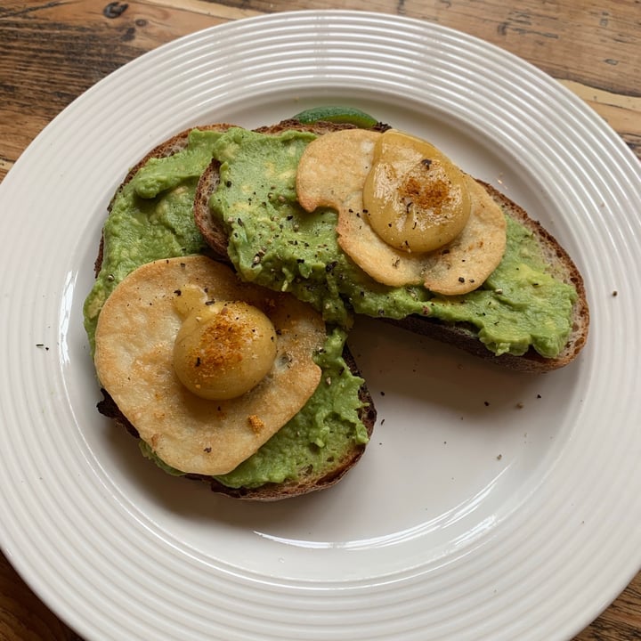 photo of Beetroot Sauvage Avocado Toast with Fried ‘Eggs’ shared by @grachel on  28 Aug 2020 - review