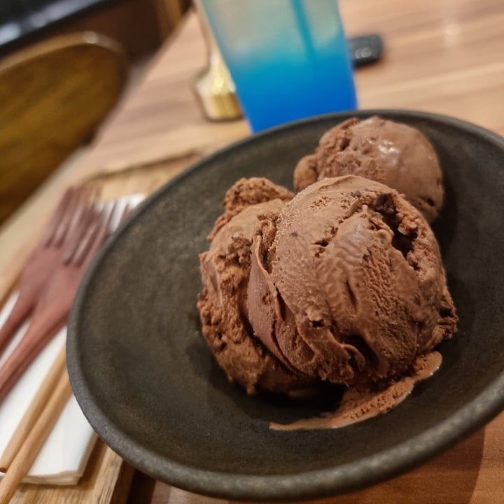 review photo of Am I Addicted - Pottery Studio & V Cafe Vegan Dark Chocolate Ice Cream shared by @marc- on 11 Oct 2022 - review