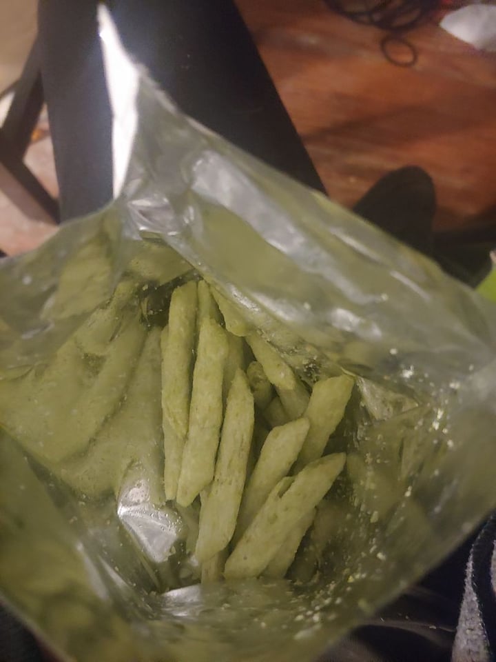photo of Harvest Snaps Baked Pea and Rice snacks seasoned with Salt shared by @vecanter on  11 Apr 2019 - review