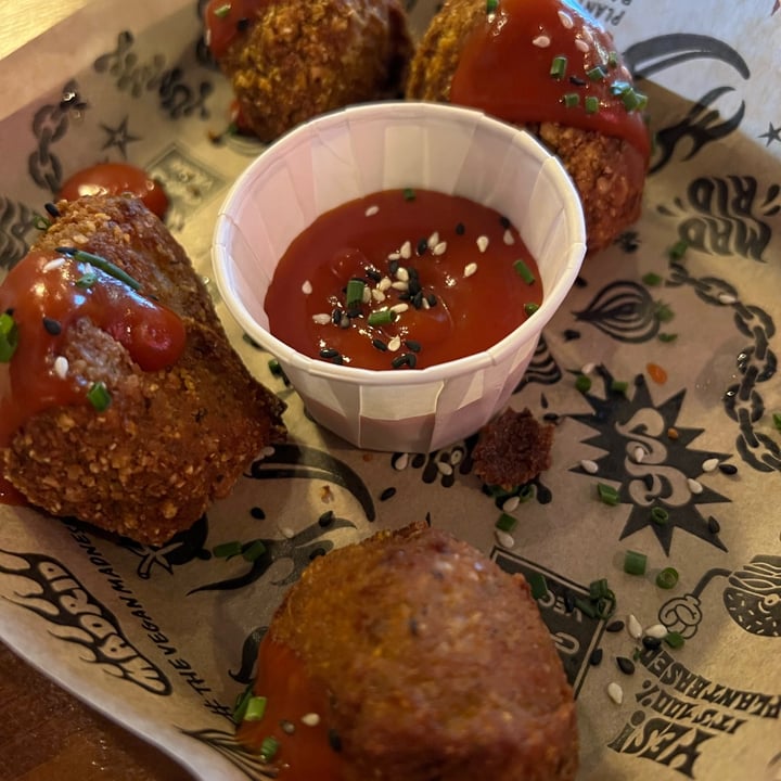 photo of Mad Mad Vegan Homemade Buffalo Coli Wings shared by @lopasil on  23 Feb 2022 - review