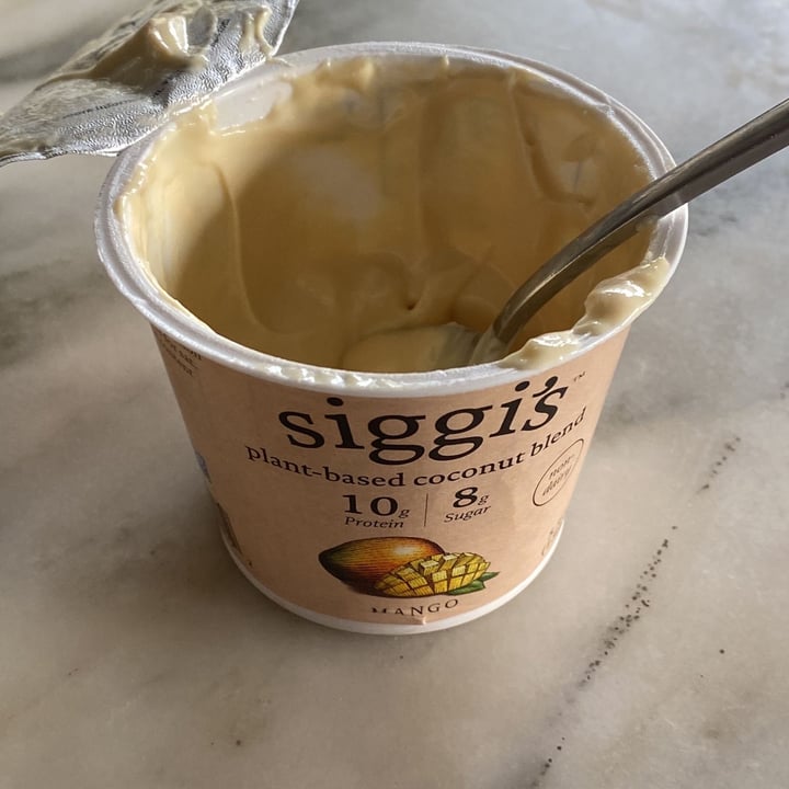 photo of siggi’s Plant Based Coconut Blend Yogurt Mango shared by @wavvyo on  24 Oct 2022 - review