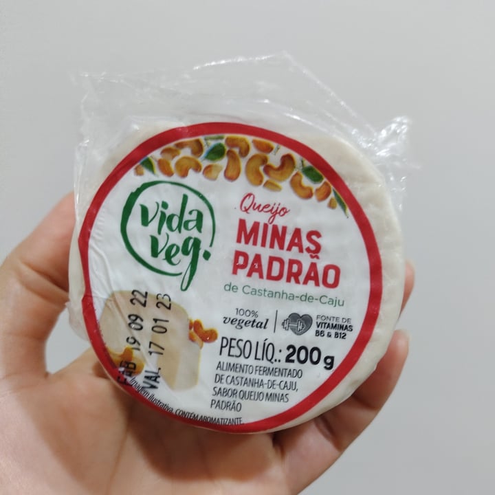 photo of Vida Veg queijo minas padrão shared by @justsomevegan on  18 Nov 2022 - review