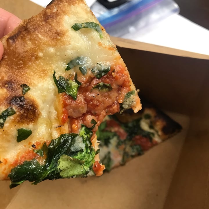 review photo of Harvest Pizzeria Pizza shared by @thatveganjournal on 18 Mar 2022 - review