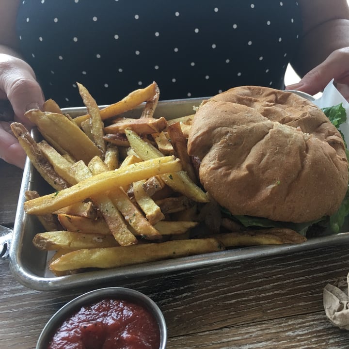 photo of Citizen Eatery Beyond Belief Burger shared by @atwilley on  02 Jul 2020 - review