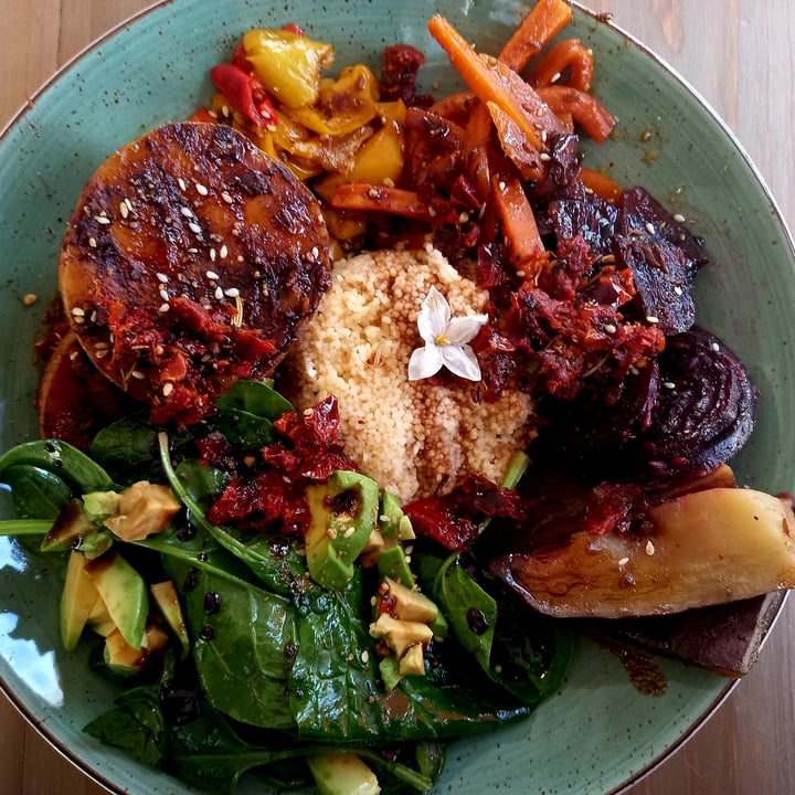 review photo of Bounty Eatery Roast Veg Forage Bowl shared by @butterfly777 on 27 Aug 2022 - review