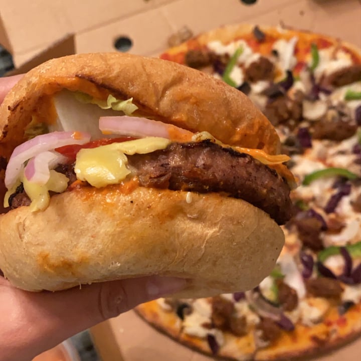 photo of Sinless Beyond Meat Burger shared by @animalsavesaudi on  20 Oct 2020 - review