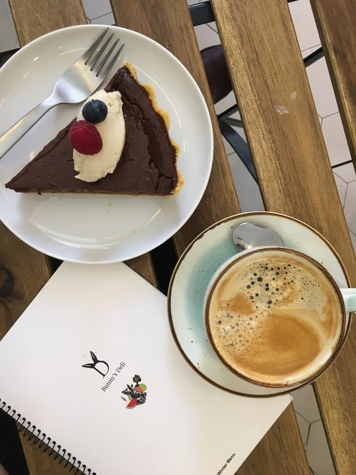 review photo of Bunny's Deli Chocolate Cake shared by @yanam92 on 06 Mar 2020 - review