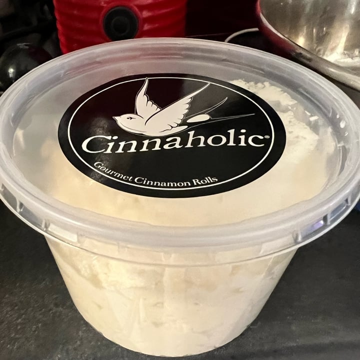 review photo of Cinnaholic Victoria Classic Frosting shared by @veganmika on 27 Nov 2022 - review