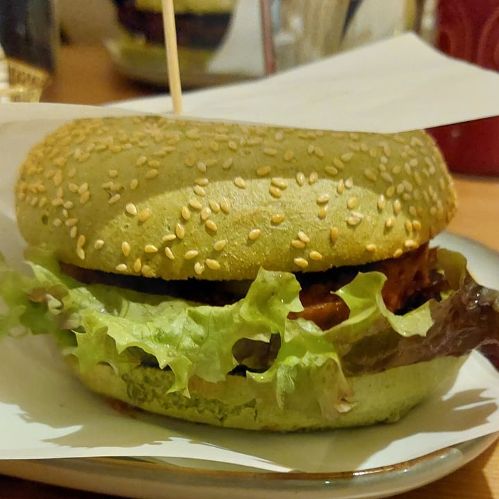 photo of NO BONES Vegan Food Vegan Burger shared by @annoukkk on  14 Dec 2021 - review